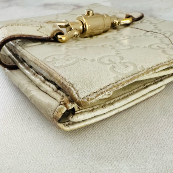 Gucci Guccissima Ivory Leather GG Logo BiFold Wallet, Gold Piston Closure - Picture 14 of 14